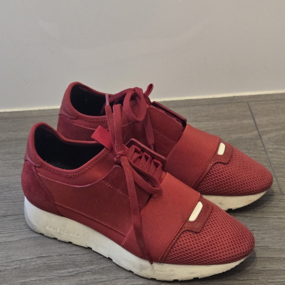 Balenciaga speedrunner